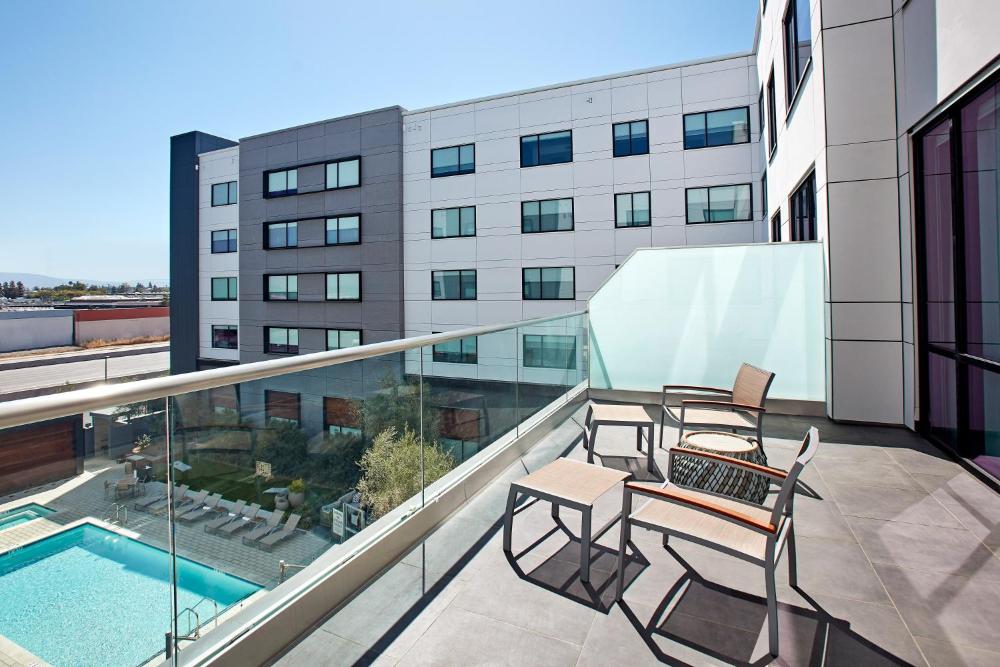 Suite, 1 King, Sofa bed, Balcony interior