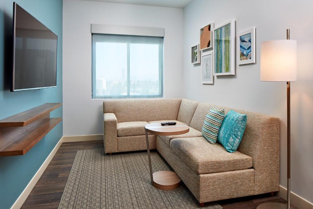 1 Bedroom Suite, 1 King, Sofa bed interior